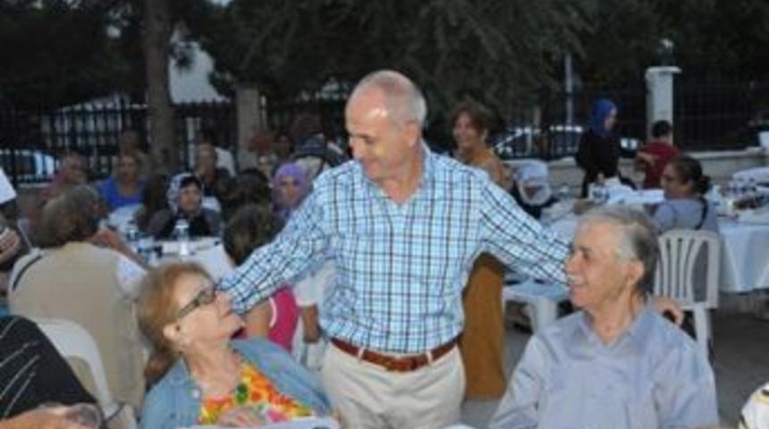 Akg&uuml;n; &ldquo;B&uuml;y&uuml;k&ccedil;ekmece halkı benim ailem&rdquo;