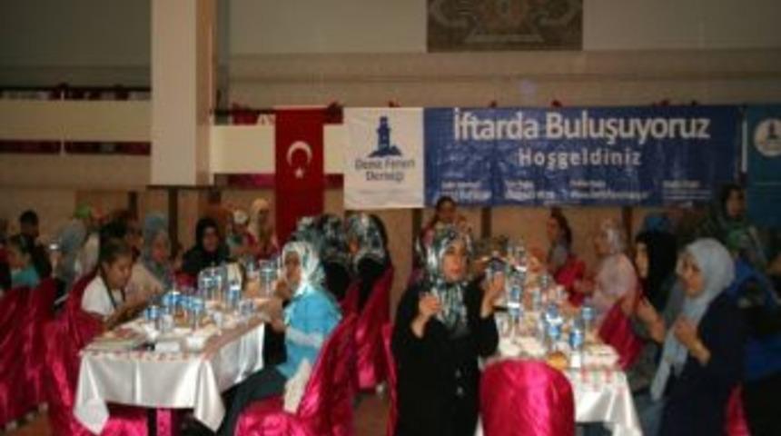 Deniz Feneri Ailesi İftarda Buluştu