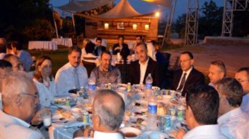 Mev&rsquo;den Birlik İftarı