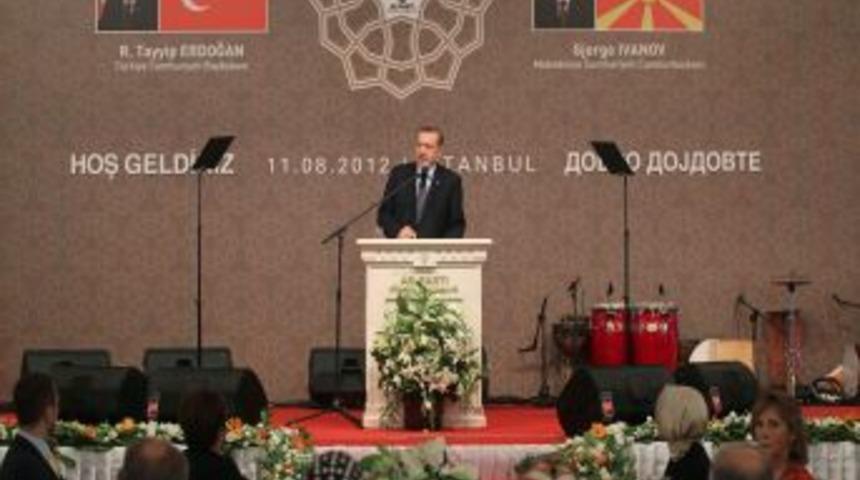 Başbakan'ın Da Katıldığı AK Parti Iftarından Renkli Görüntüler