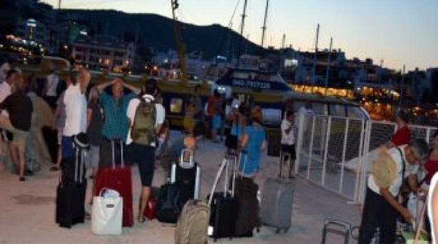 Deniz Otob&uuml;s&uuml; Arıza Yapınca Panik Yaşandı