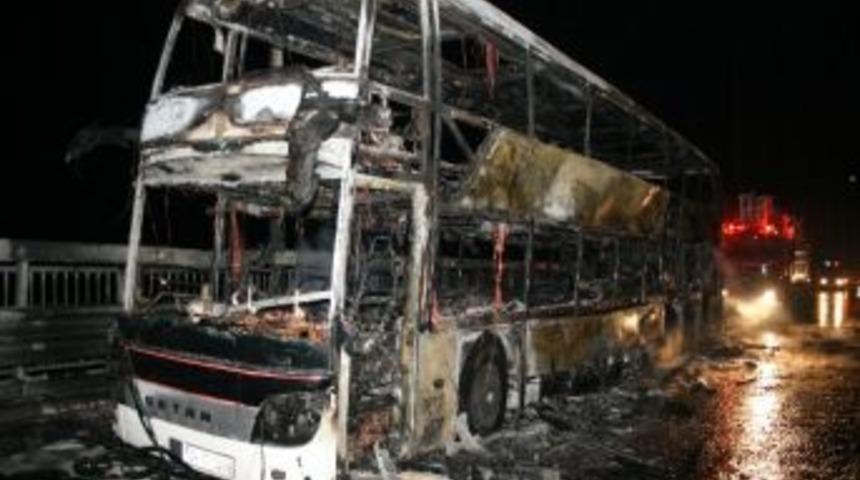 Tem Otoyolunda 66 Yolcu &Ouml;l&uuml;mden D&ouml;nd&uuml;