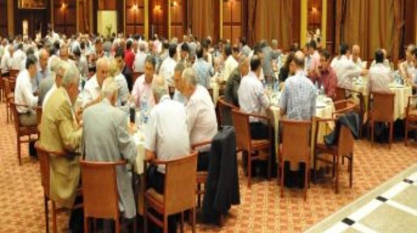 Malatya İ&uuml;'de İftar Yemeği