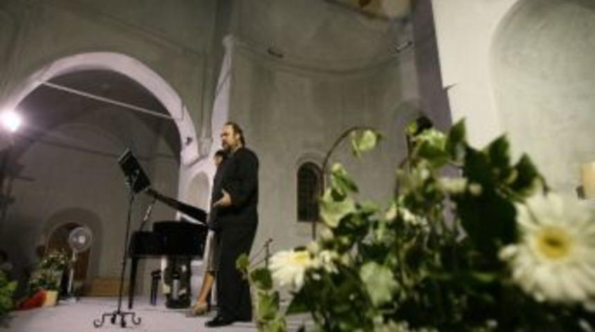 &Ccedil;eşme Belediyesi'nden G&ouml;rkemli Konser