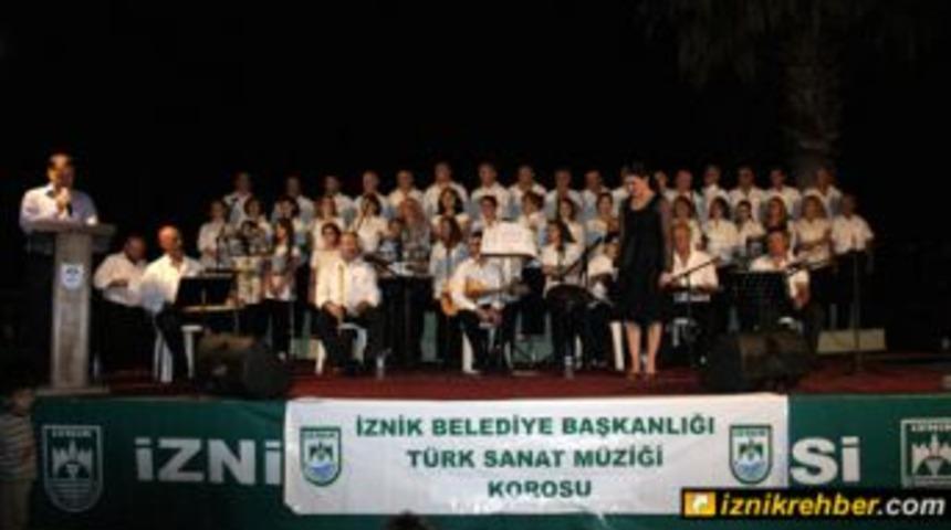 Yeşil Camii bah&ccedil;esinde tarihi g&ouml;r&uuml;nt&uuml;ler