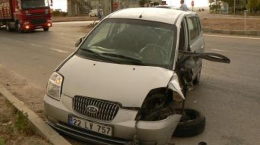 Keşan&rsquo;daki 2 Kazada 8 Kişi Yaralandı