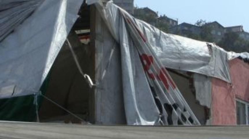 Depremden &Ccedil;ıkmış Gibi