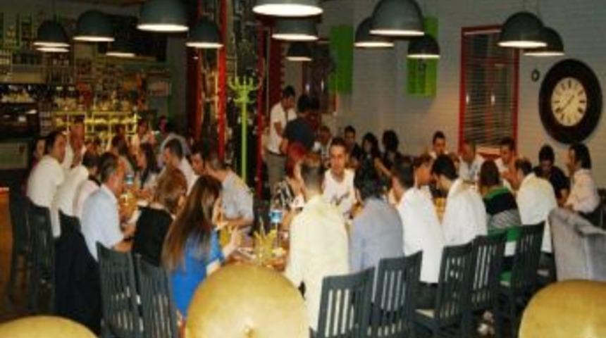 Trabzon Varlıbaş Avm &Ccedil;alışanları İftar Yemeğinde Biraraya Geldi