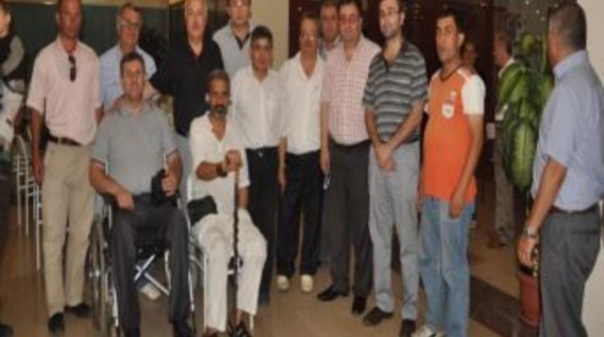 Belediyeden Sakatlar Derneği Ve Muhtarlara İftar