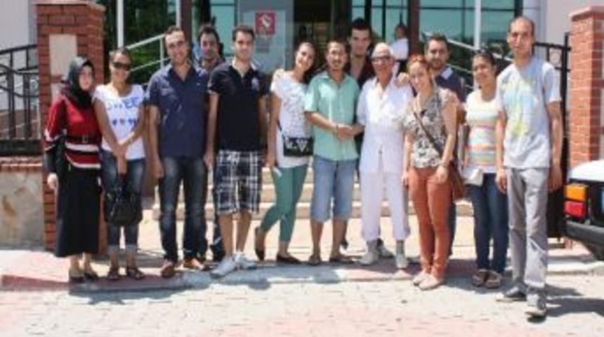 Atanamayan &Ouml;ğretmenlerden &Ouml;rnek Davranış