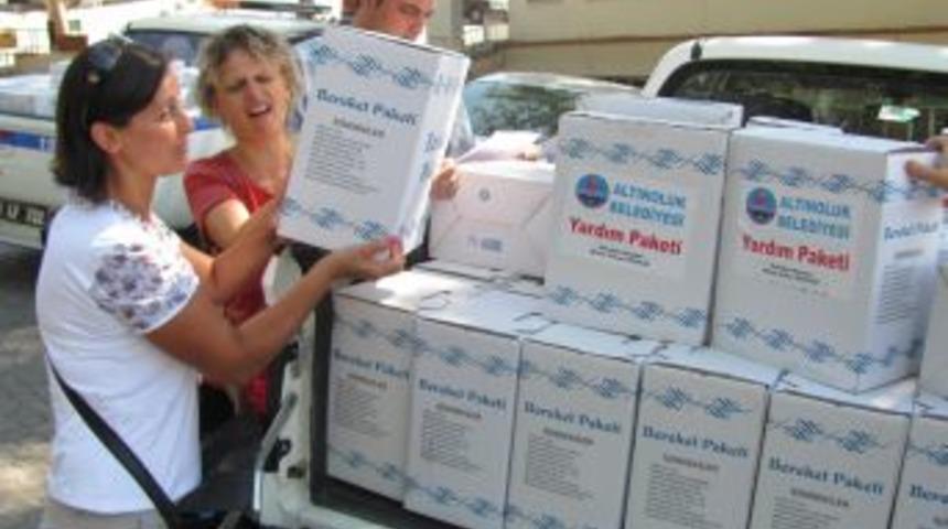 Altınoluk Belediyesi&rsquo;nden Bin 500 Adet Yardım Kolisi