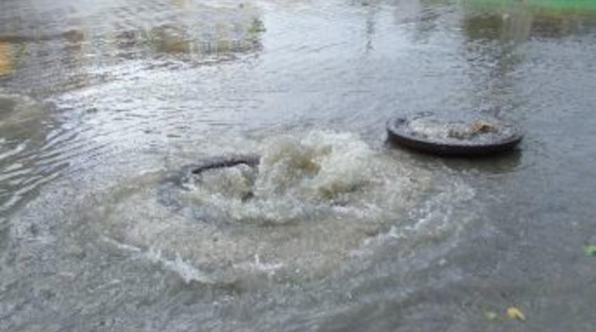 Sağanak Yağış Ve Dolu Hayatı Fel&ccedil; Etti