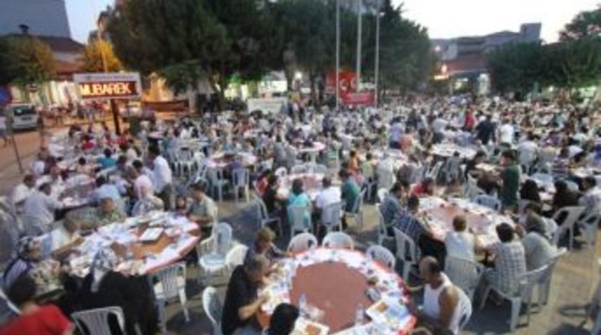 Gaziemir Chp&rsquo;den &lsquo;meydan Sofrası&rsquo;