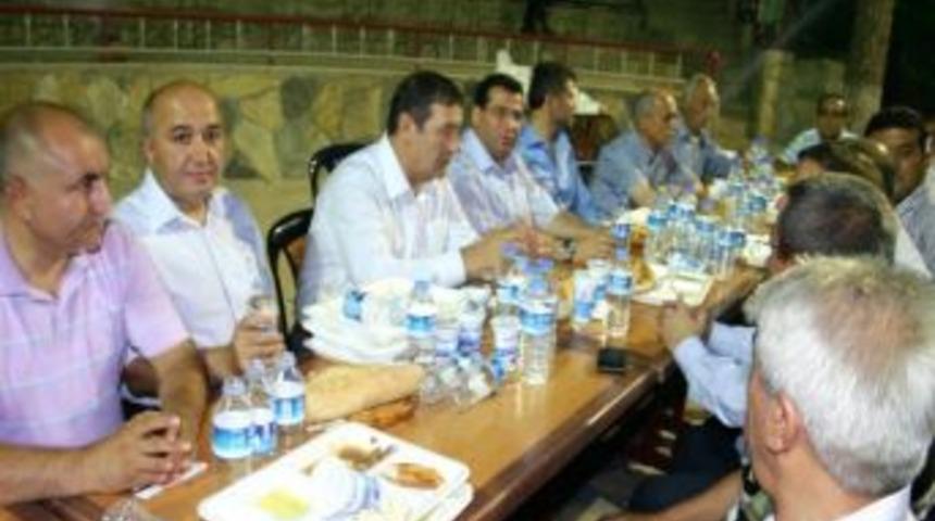 Mhp İl&ccedil;e Teşkilatından İftar Yemeği