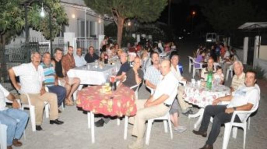 Bu Sokak Ramazanı Birlikte Yaşıyor