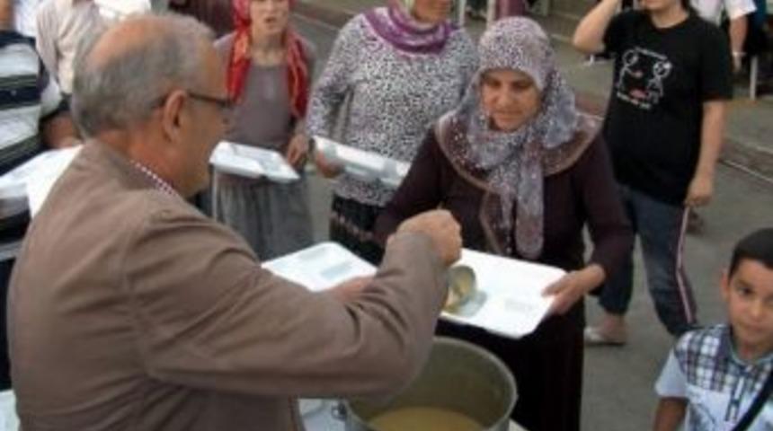 B&uuml;y&uuml;kşehir'den 2 Bin Kişiye İftar