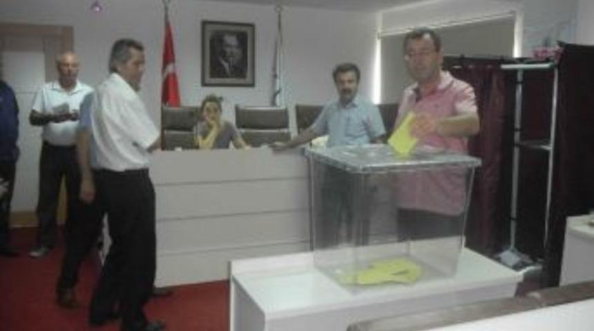 Kuşadası Ticaret Ooası Meslek Komitelerinde Ara Se&ccedil;im Yapıldı