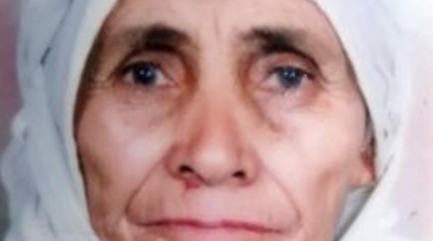 85 Yaşındaki Kadın Kendini &Ccedil;amaşır İpiyle Ağaca Asarak İntihar Etti