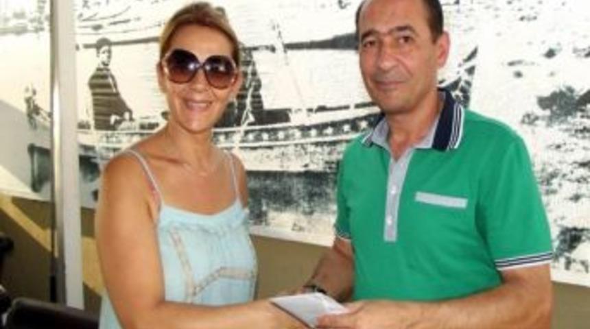 Rotaryenler Konser Gelirini Engellilere Teslim Etti