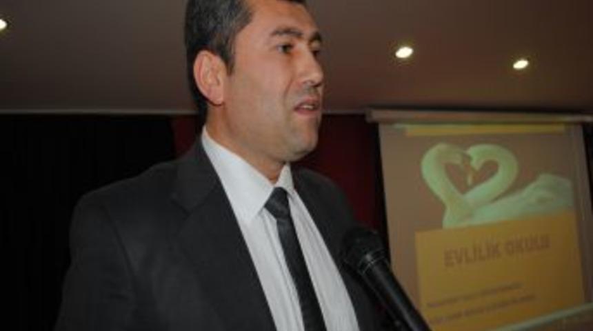 'Eşlerin Birbirine Karşı Kırıcı S&ouml;z S&ouml;ylemesi Saygıyı Azaltıyor'