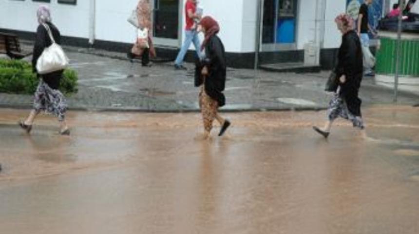 Balıkesir'de Sağanak Yağış