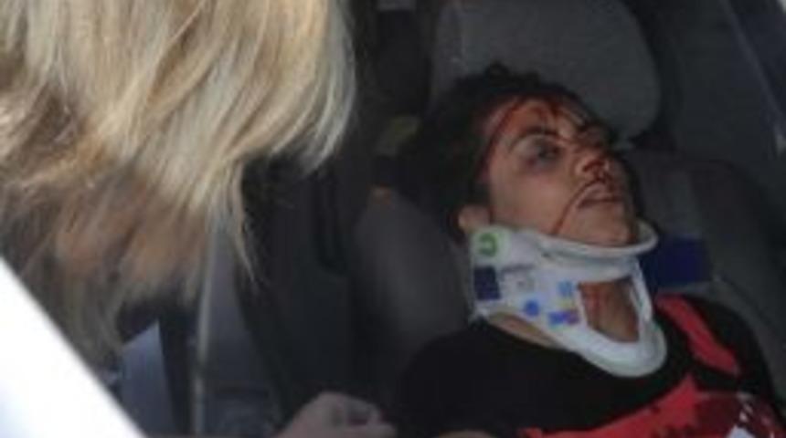 Ambulansla Otomobil &Ccedil;arpıştı: 6 Yaralı