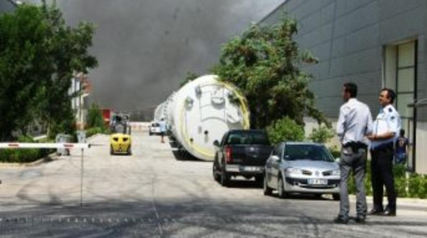 Fabrikada &Ccedil;ıkan Yangın Korkuttu