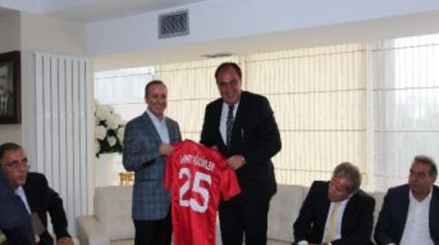 T&uuml;rkiye Futbol Federasyonu&rsquo;nun Başkan Ve Y&ouml;netim Kurulu &Uuml;yeleri B&uuml;y&uuml;kşehir Belediyesi&rsquo;ndeydi&hellip;