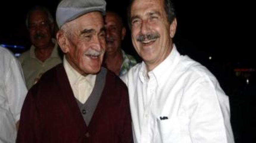 Tepebaşı Belediye Başkanı Ahmet Ata&ccedil; Muttalıp Sakinleri İle İftar'da Bir Araya Geldi