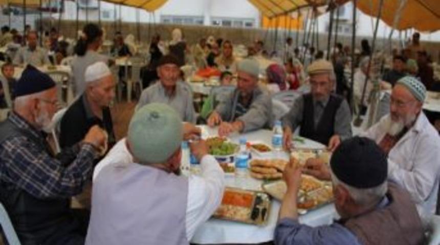 İskilip Belediyesi&rsquo;nden İftar Yemeği