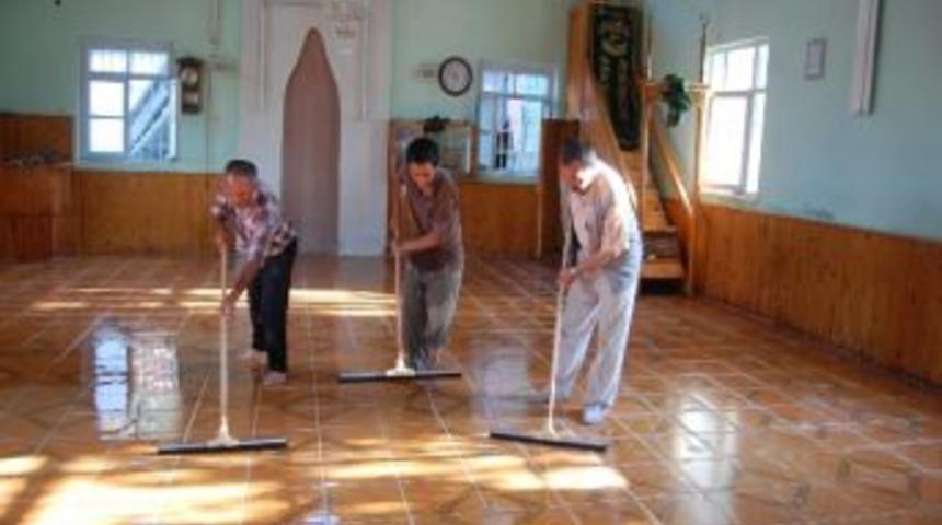 Selden Zarar G&ouml;ren Camide İmece Usul&uuml; Temizlik