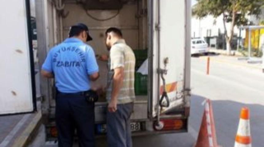 Bir ayda yarım ton gıda imha edildi