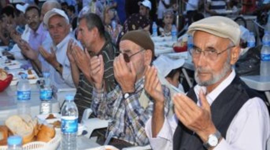 İlkadım Belediyesi'nden 2 Bin Kişiye İftar