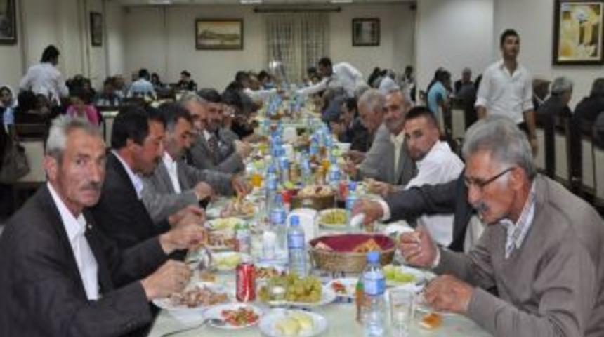 Şehit Ve Gazi Aileleri, Kızılay&rsquo;ın Iftarında Bir Araya Geldiler