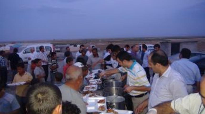 KASİAD Mevsimlik Tarım Işçilerine Iftar Verdi