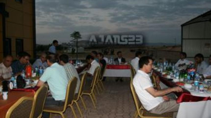 Ramazan G&uuml;rg&ouml;ze iftar yemeği verdi