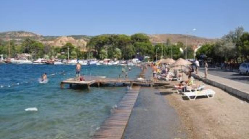 Ter&ouml;r Saldırısı Fo&ccedil;a&rsquo;da Turizmi Olumsuz Etkiledi