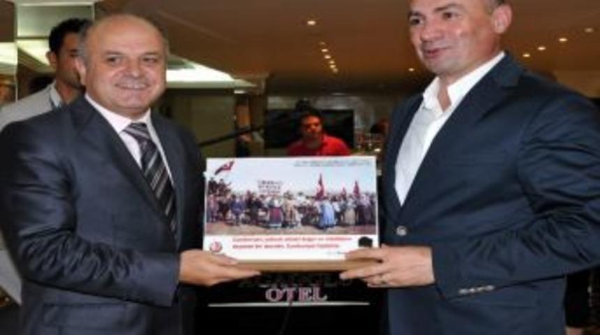 Başkan Erdoğan Vali &Ccedil;akacak&rsquo;a Veda Yemeği Verdi