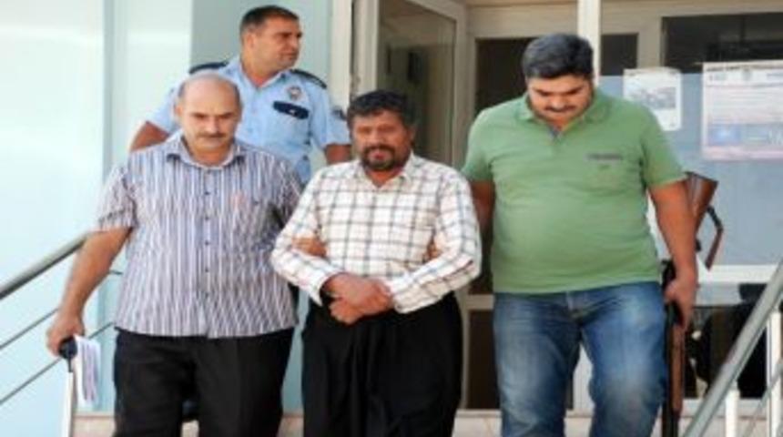 Komşusuyla ka&ccedil;an eşini pompalı t&uuml;fekle vurdu