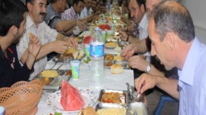 Simav M&uuml;ft&uuml;s&uuml; İkiz&rsquo;e Veda İftarı