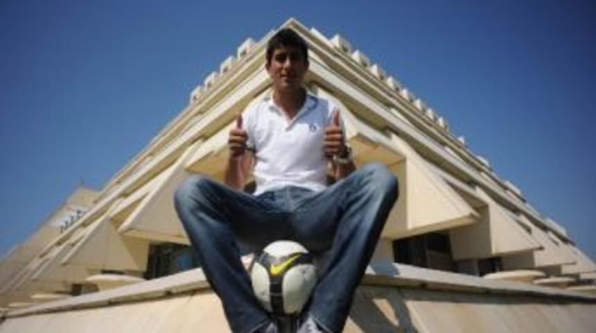 Okan Deniz'e Milli Davet