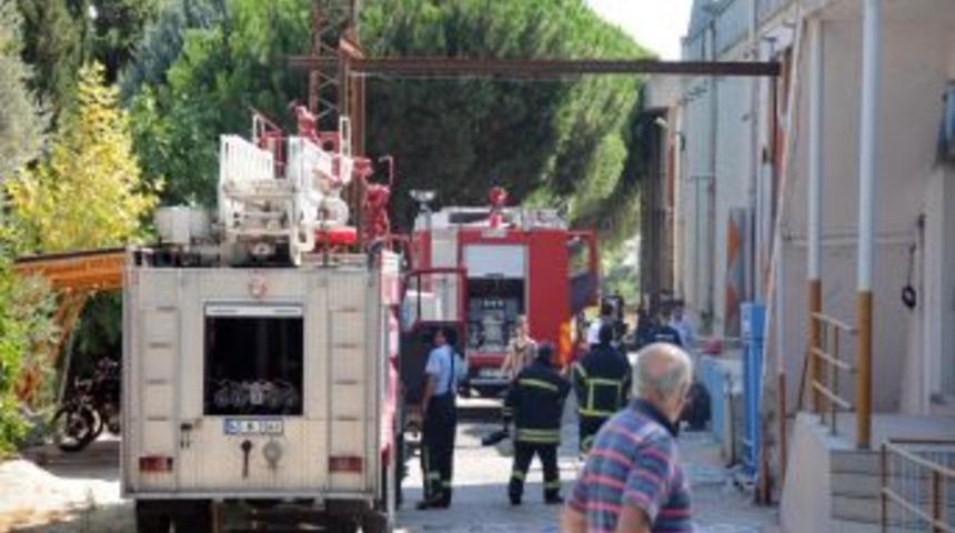 Manisa'da Bir Fabrikada Yangın &Ccedil;ıktı