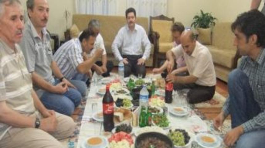 Milletvekili Hasan Fehmi Kinay, Orucunu Tavşanlı Merkez Yenik&ouml;y'de A&ccedil;tı