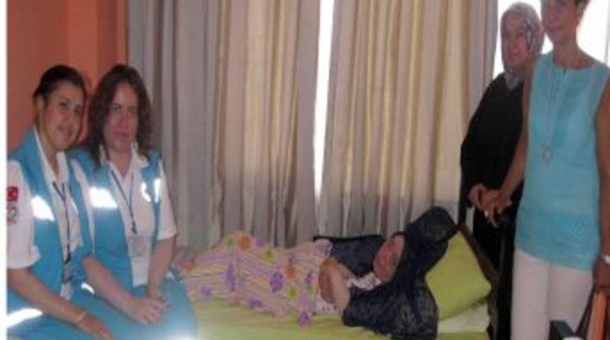 Evde Sağlık Hizmetleri, Evde Bakılan Engellileri Tatile G&ouml;t&uuml;rd&uuml;