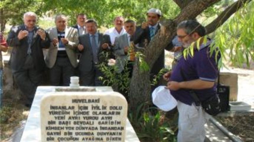 Yozgatlı Şair Ve Yazar Abbas Sayar Mezarı Başında Anıldı