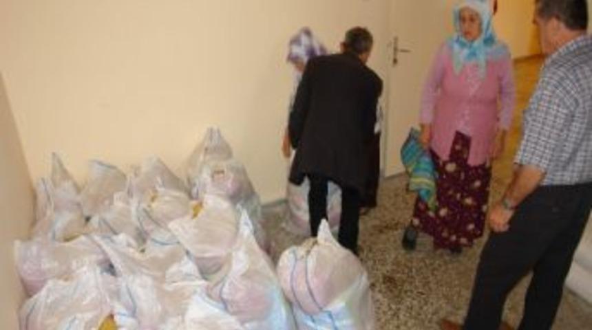 Kastamonu&rsquo;da İhtiya&ccedil; Sahiplerine Yardımlar S&uuml;r&uuml;yor