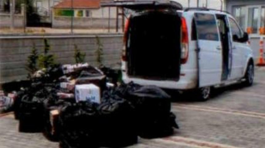Jandarma Yol Kontrollerinde Ka&ccedil;ak Sigara Ele Ge&ccedil;irdi