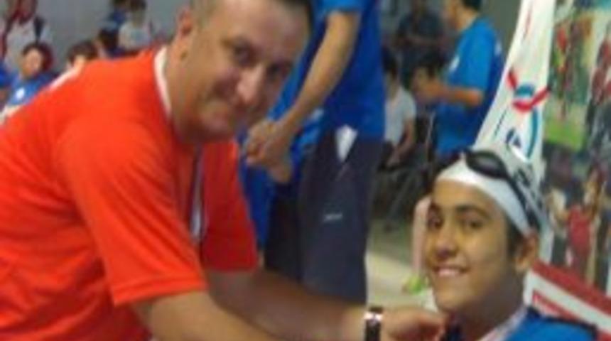 Küçük Ayten Engel Tanımıyor