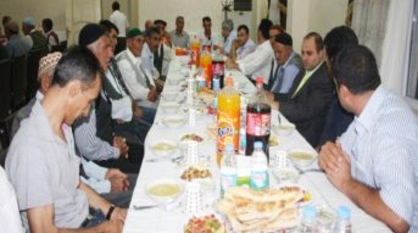 Şehit Yakınlarına Ve Gazilere İftar Yemeği