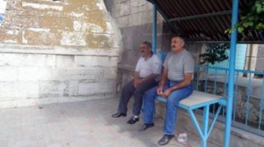 Musalla Taşında İstirahat